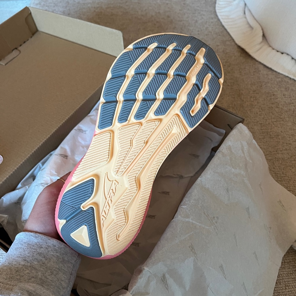 🌿 Altra Women's Experience Flow Running Shoes - Picture 4 of 9